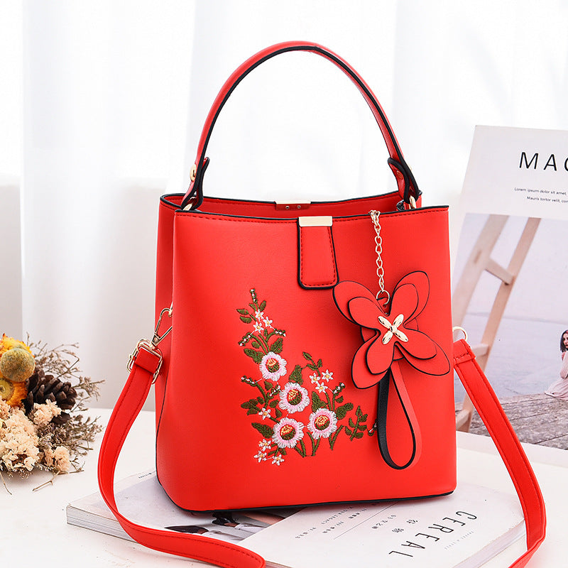 Fashion Casual Embroidered One-shoulder Diagonal Bag