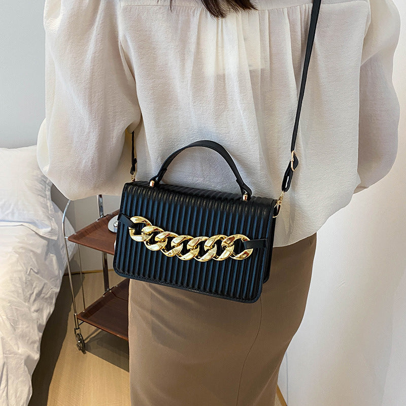 Fashion Handbag Chain Embellished Crossbody Bag