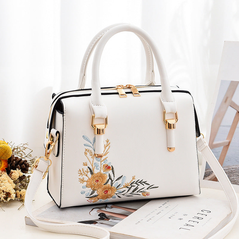 Fresh Embroidered Fashion One Shoulder Messenger Bag